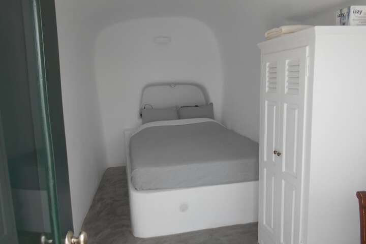 Room 8 of 70