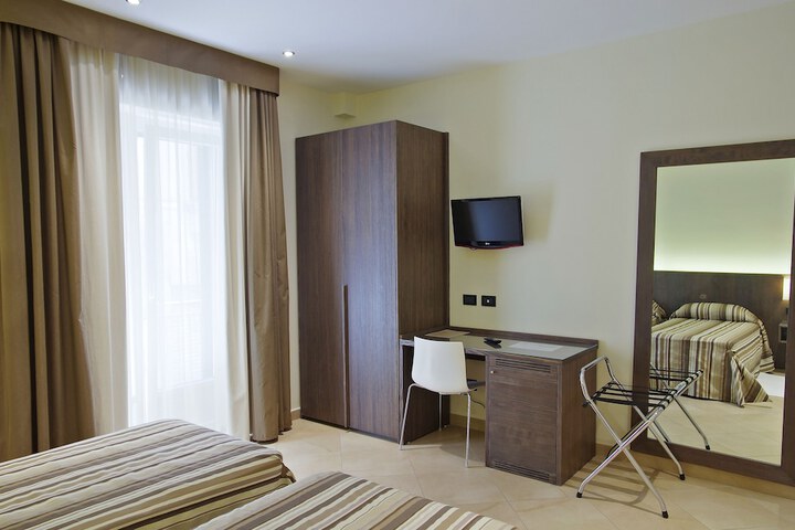 Room 11 of 23