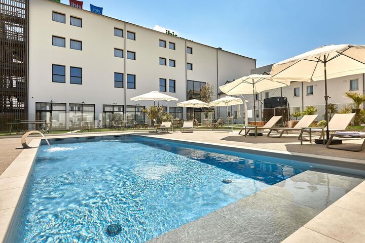 Pool Hotel
