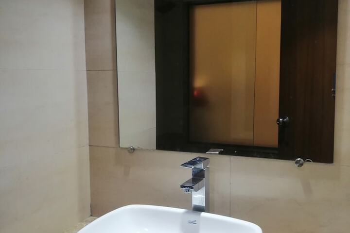 Room 129 of 181