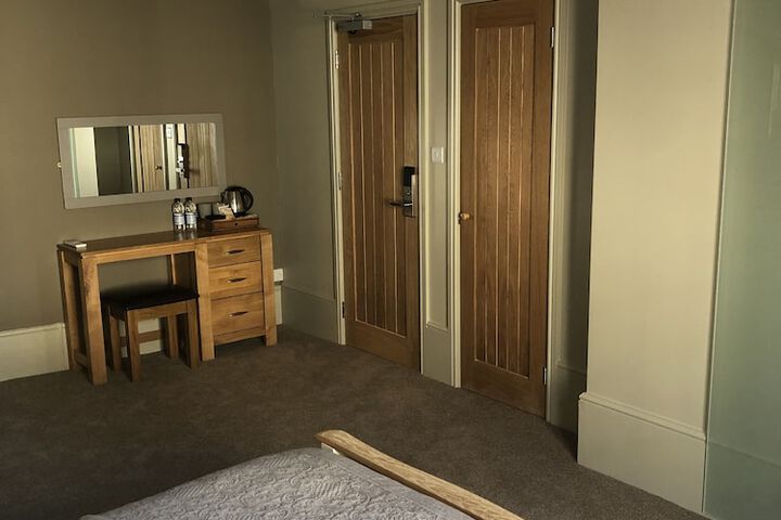 Room 26 of 86