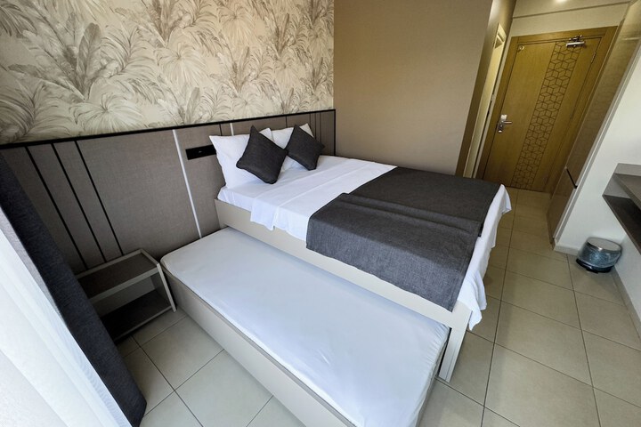 Room 14 of 64