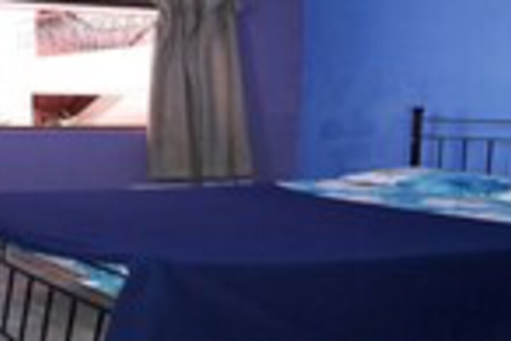 Room 13 of 16