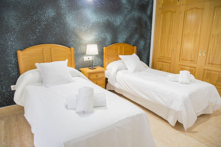 Room 6 of 42