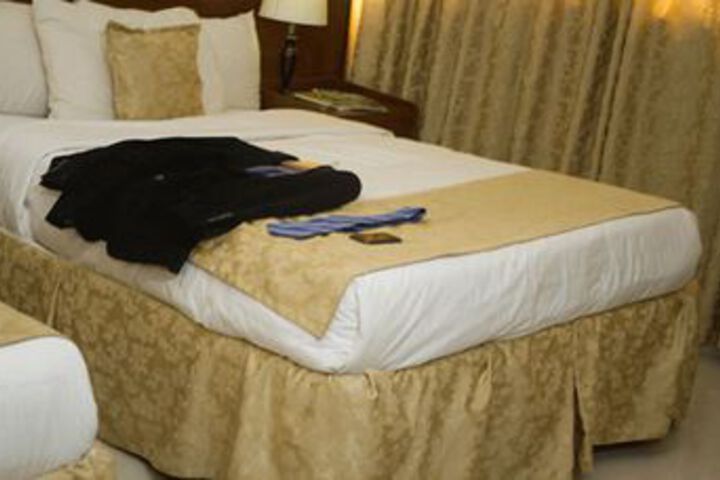 Room 27 of 46