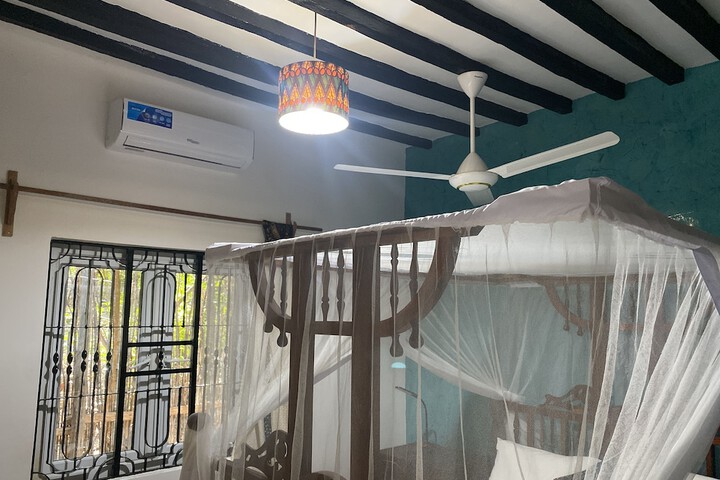 Room 27 of 161