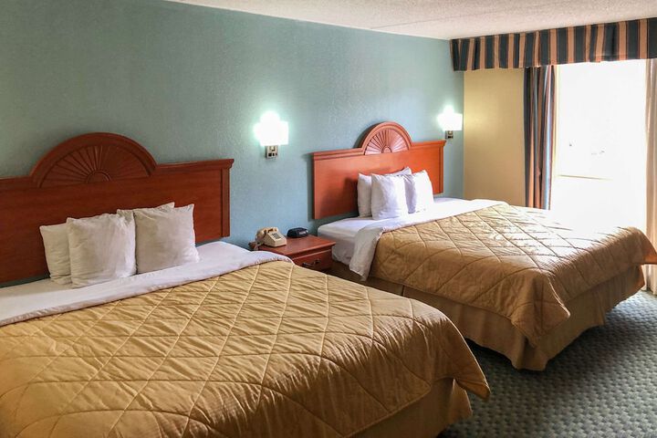 1 Double Bed Accessible (8 of 20)
