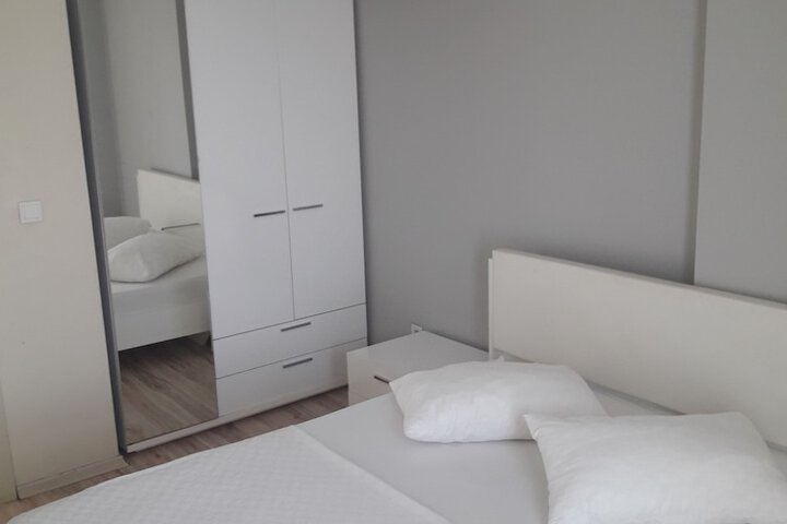 Room 5 of 26