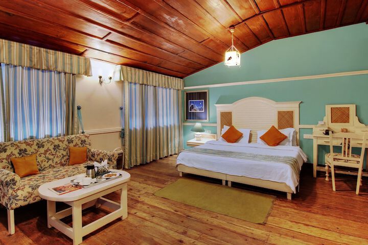 Room 4 of 15