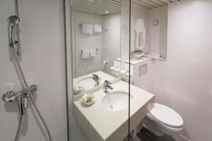Room 20 of 29