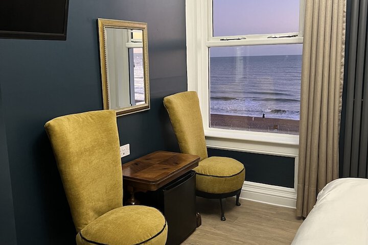 Room 11 of 88