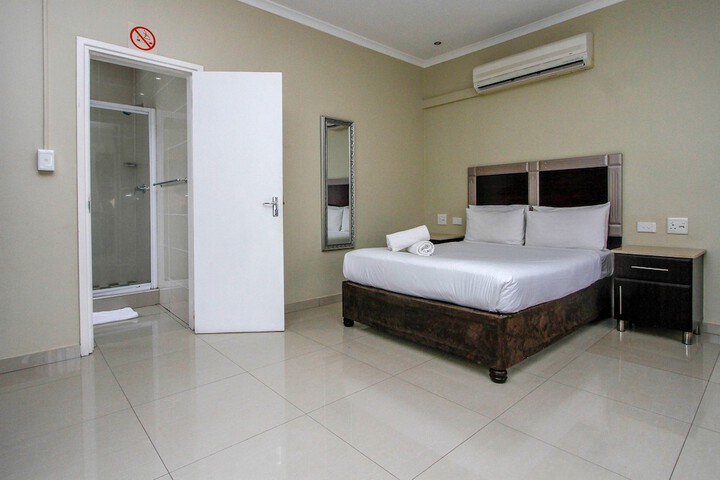 Room 15 of 26