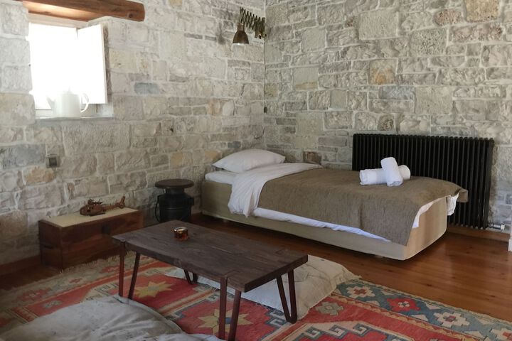 Room 42 of 93