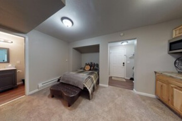 Room 27 of 28