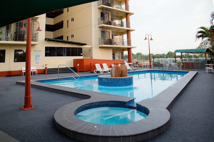 Pool 33 of 48
