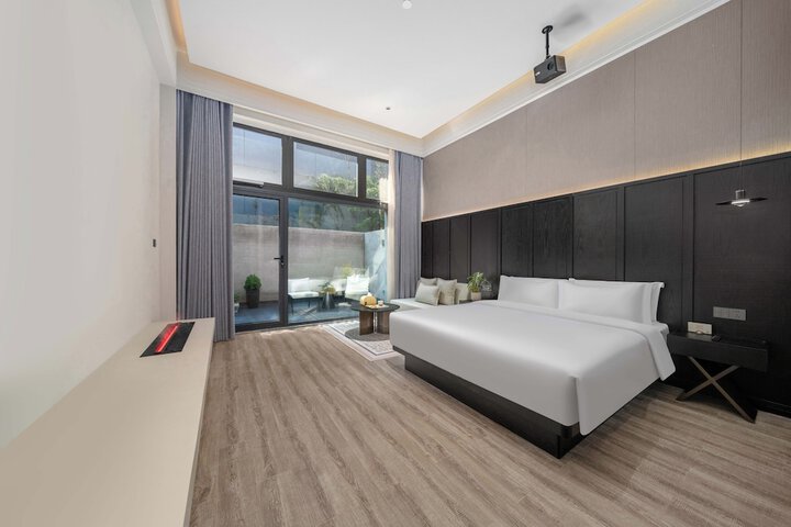 Room 25 of 64