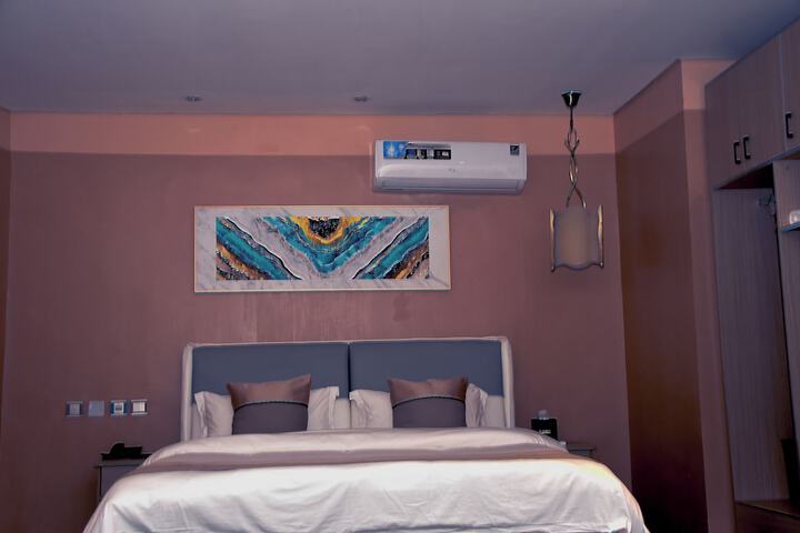 Room 12 of 39