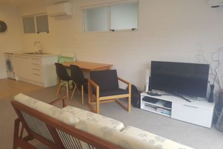 Room 13 of 16