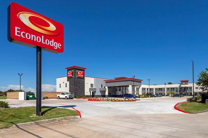 Econo lodge deals near me