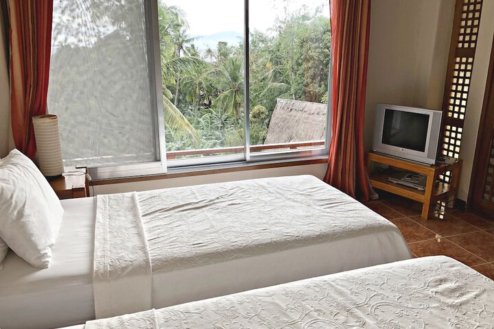 Room 9 of 36