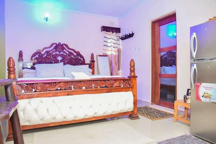 Room 3 of 53