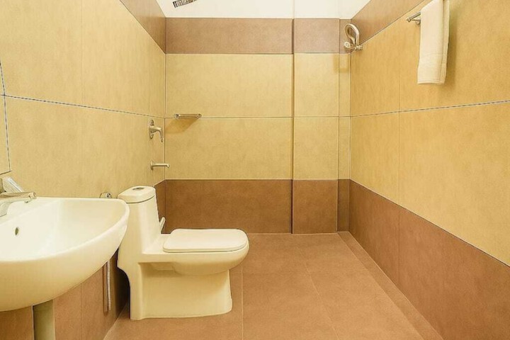 Room 25 of 134
