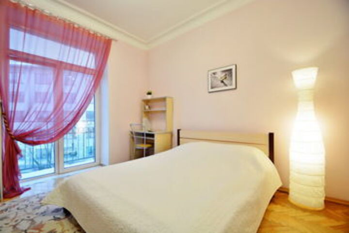 Room 107 of 203