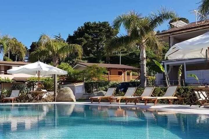 Hotel Pool