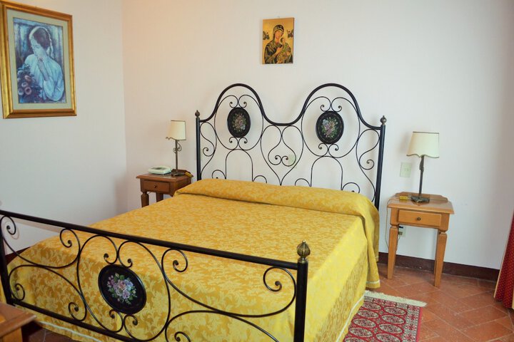 Room 6 of 31