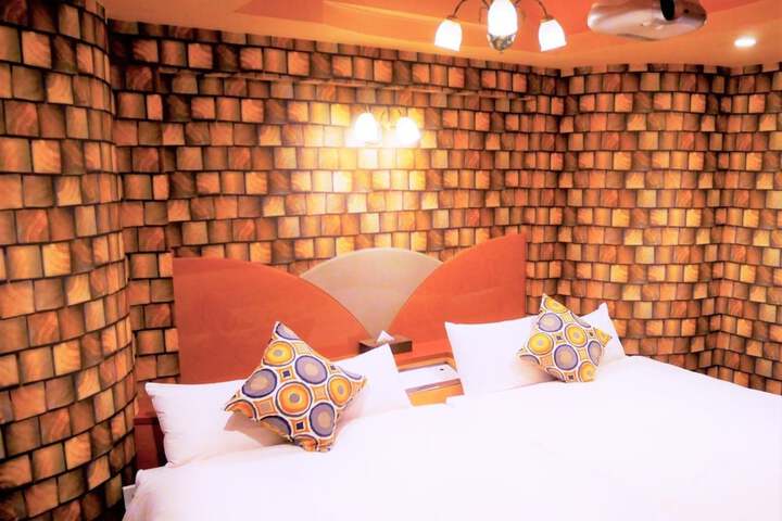 Room 47 of 62