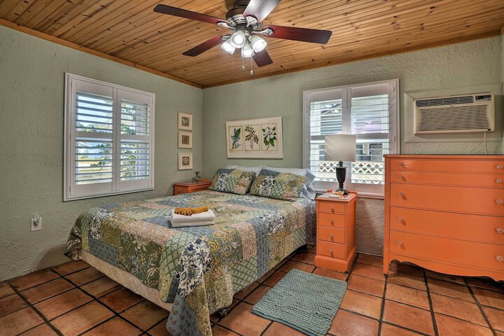 Room 2 of 25