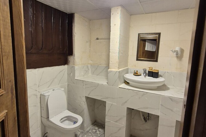 Room 17 of 19