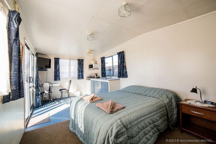 Room 3 of 64