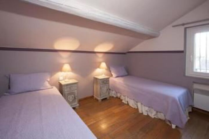 Room 5 of 13