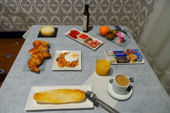 Breakfast/Coffee Service 26 of 41