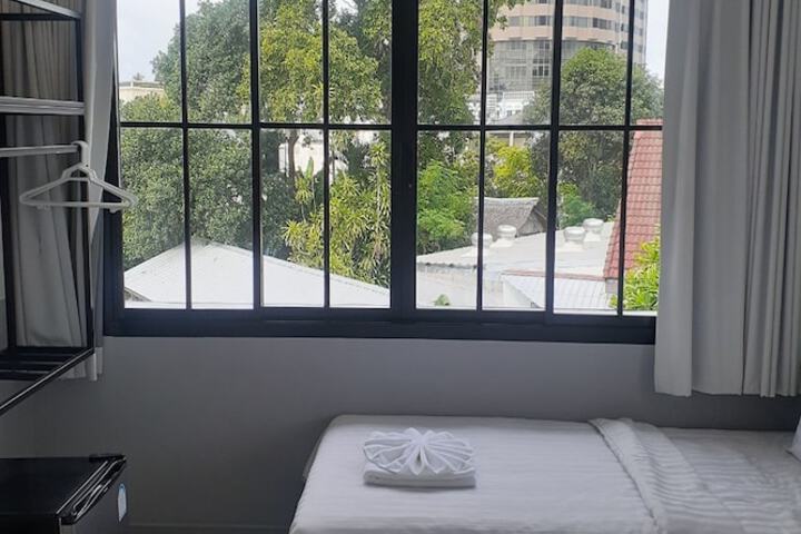 Room 43 of 117