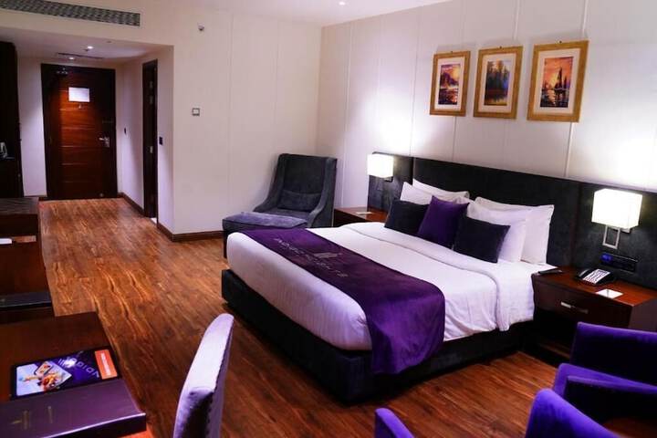 Room 6 of 42