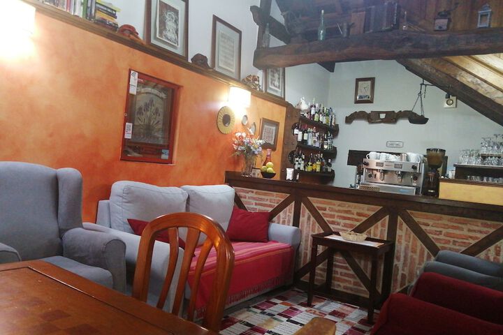 Lounge 20 of 43