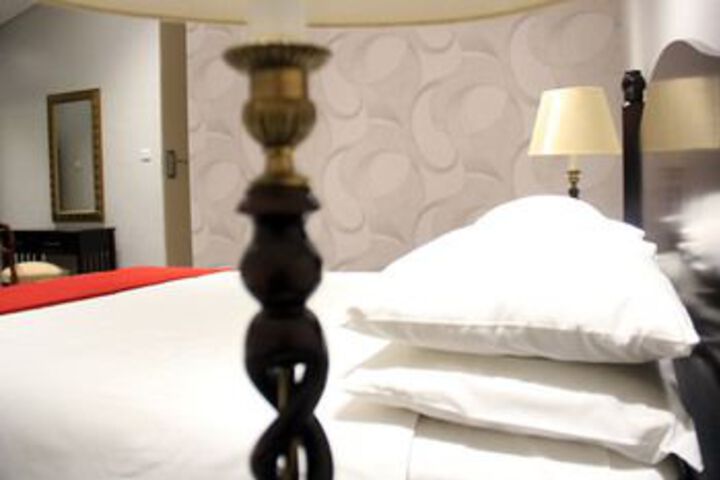 Room 28 of 66