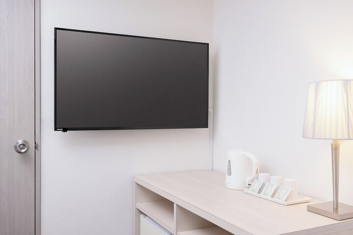 Room 6 of 10