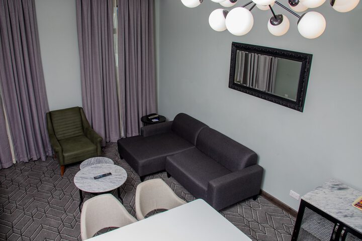 Room 58 of 193