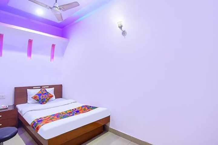 Room 14 of 30