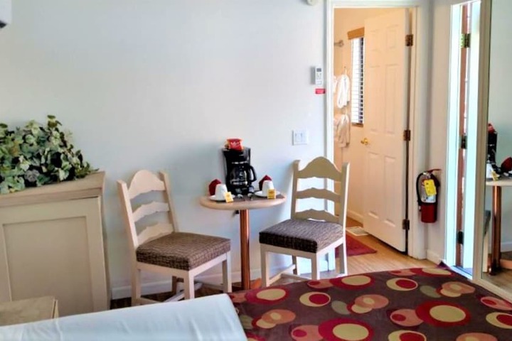 Room 13 of 110