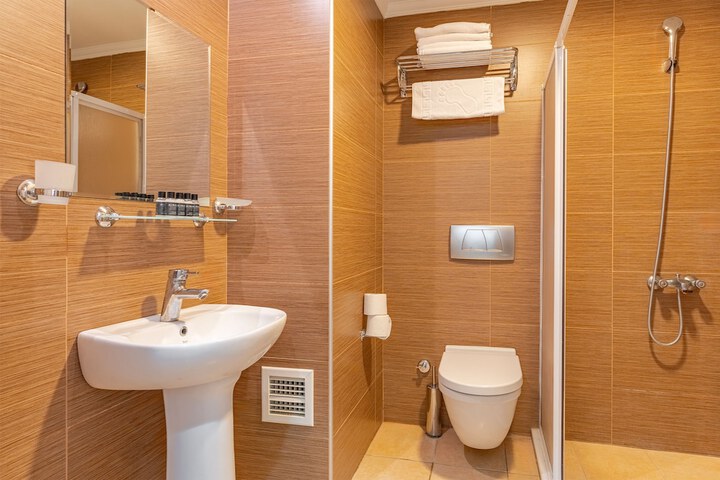 Room 14 of 18