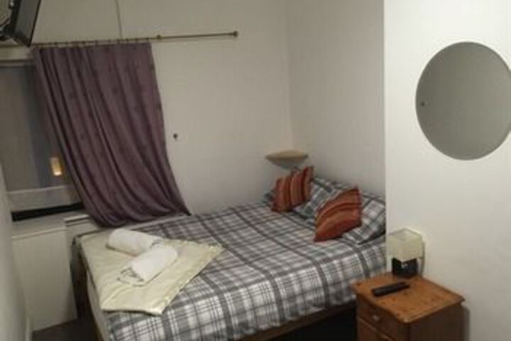 Room 7 of 15