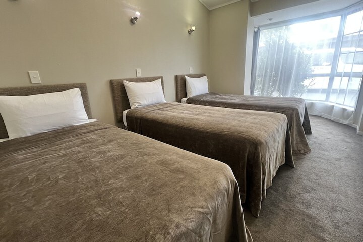 Room 9 of 26