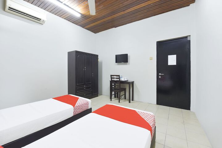 Room 35 of 46