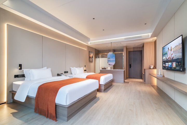 Room 27 of 62