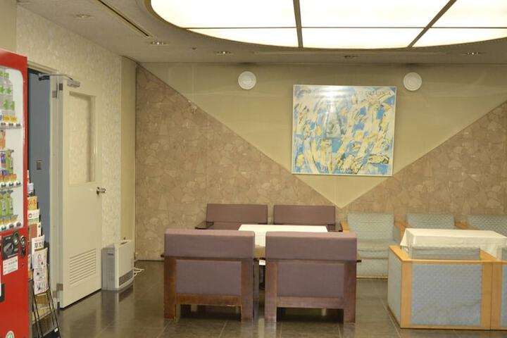 Entrance & Lobby