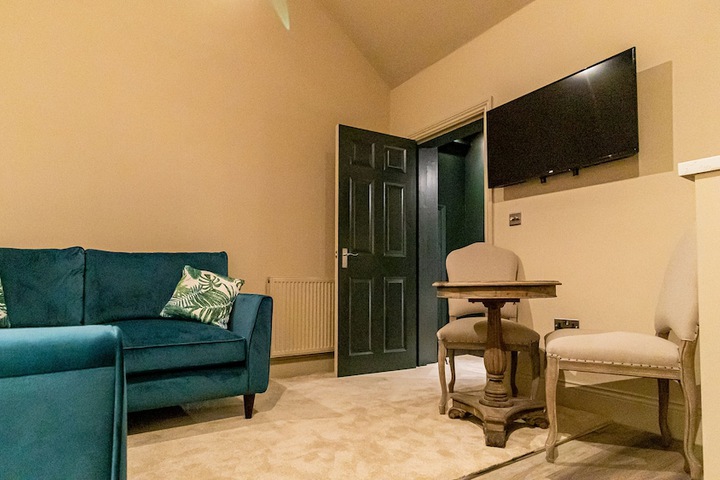 Room 72 of 93